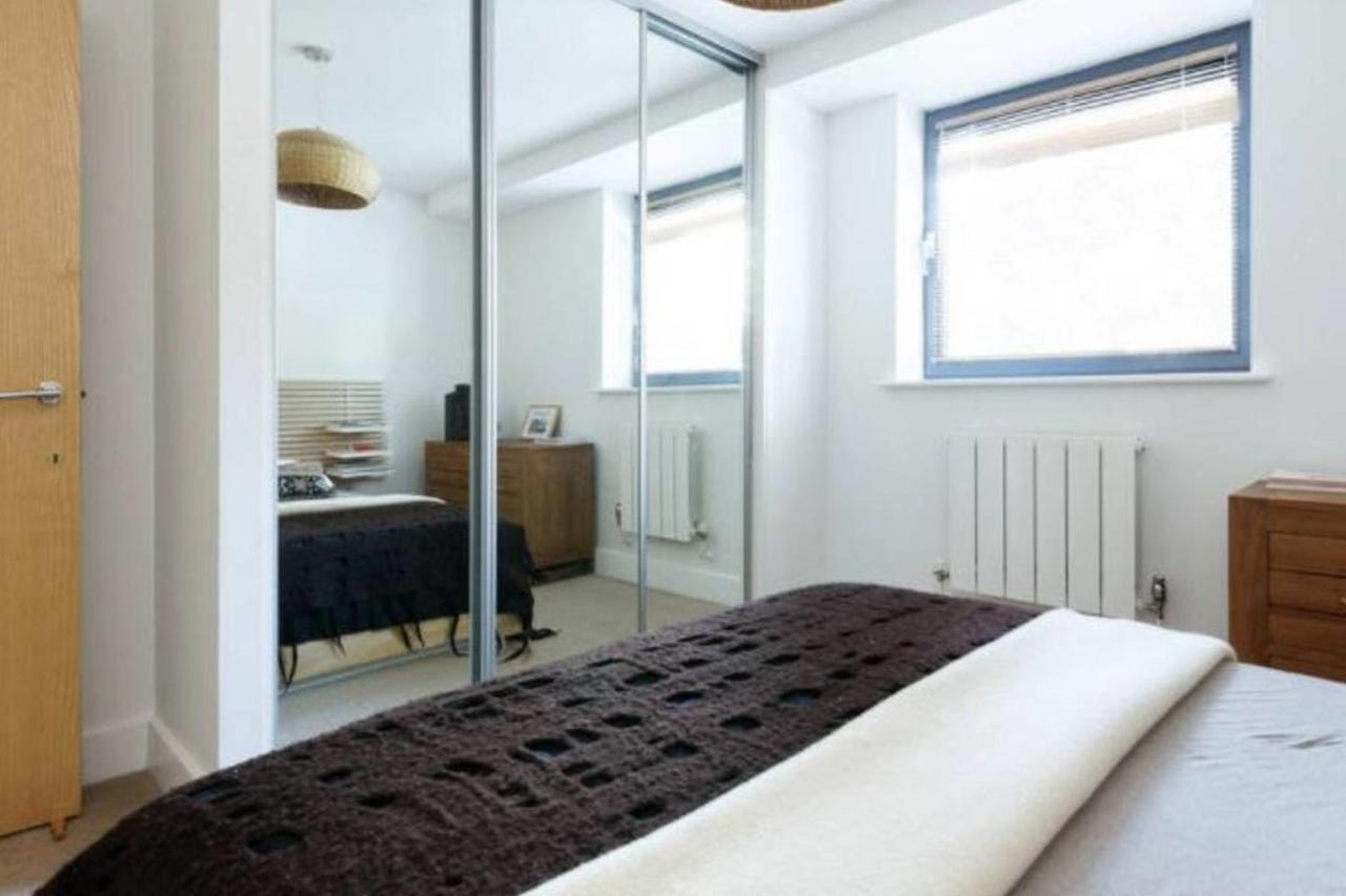 Peaceful Modern 2 Bedroom Flat With Water Views London Eksteriør billede