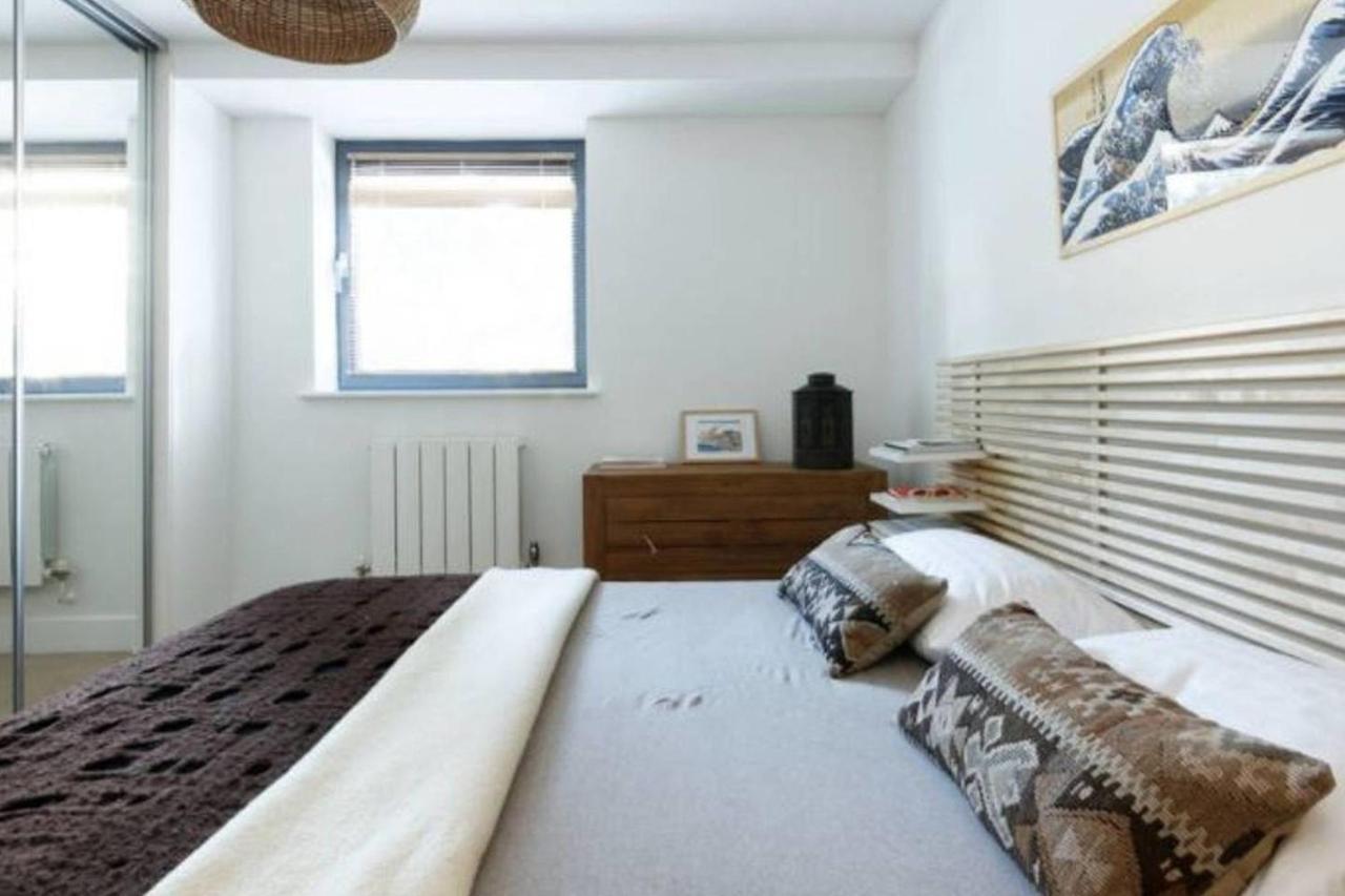 Peaceful Modern 2 Bedroom Flat With Water Views London Eksteriør billede