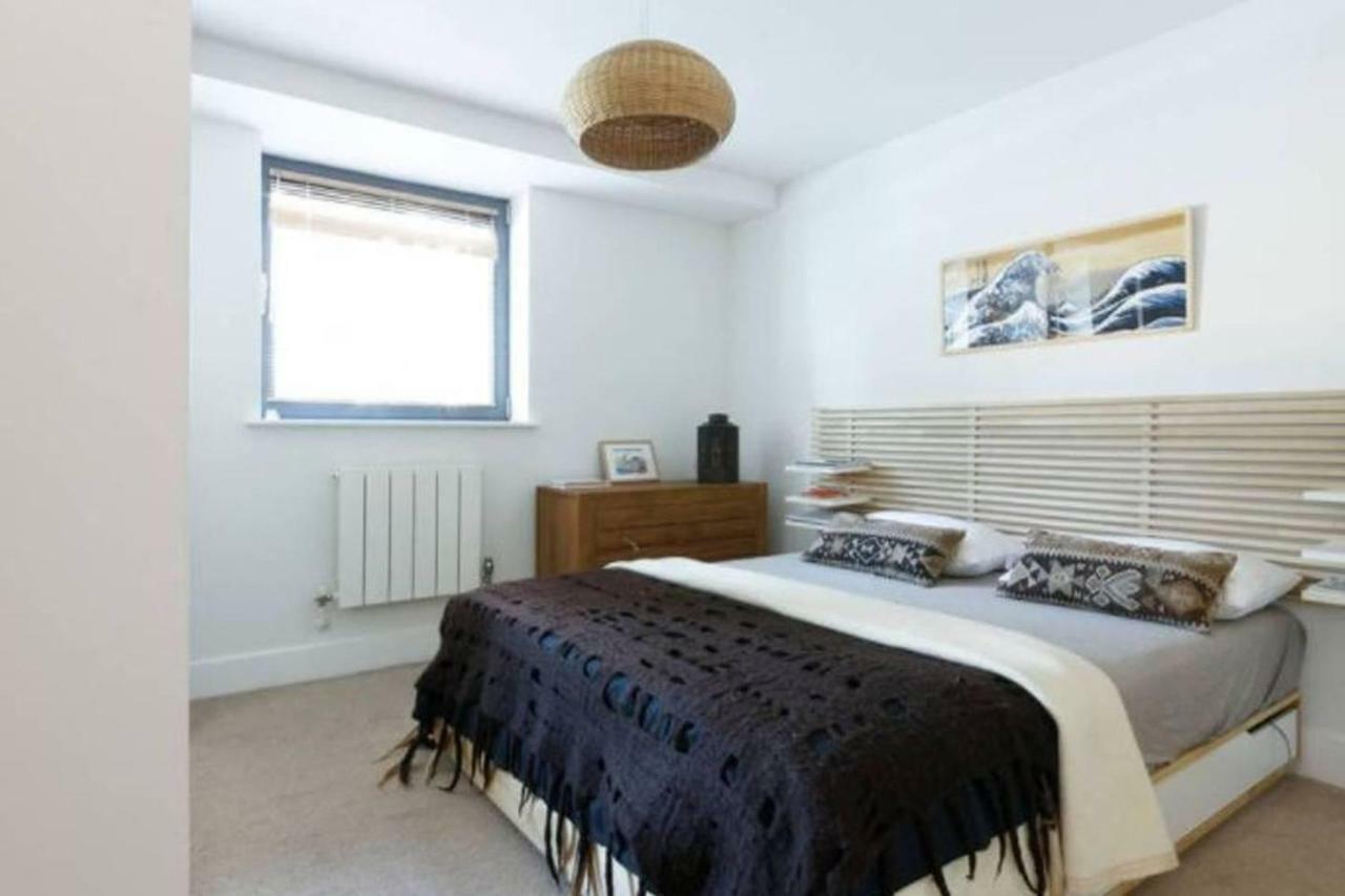 Peaceful Modern 2 Bedroom Flat With Water Views London Eksteriør billede